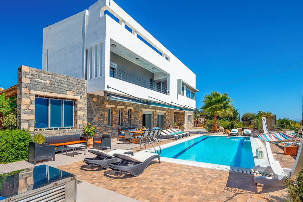 HER_86418_Villa_Friends_1123_08.jpg