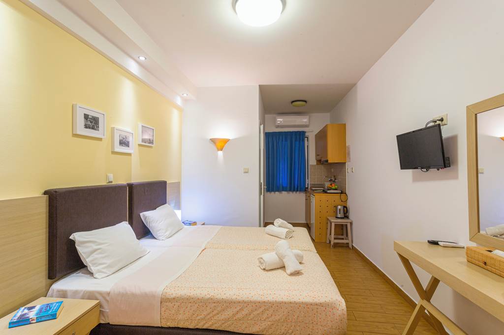 KLX_85716_Palataki_Villas_0823_20.jpg