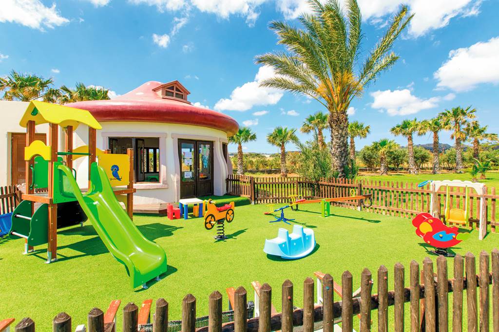 KGS_73004_Sovereign_Beach_Hotel_0619_24.jpg