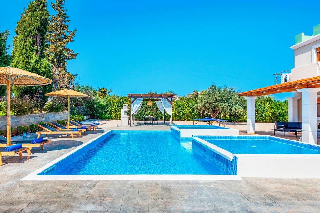 RHO_84142_Villa_Aileen_0822_04.jpg