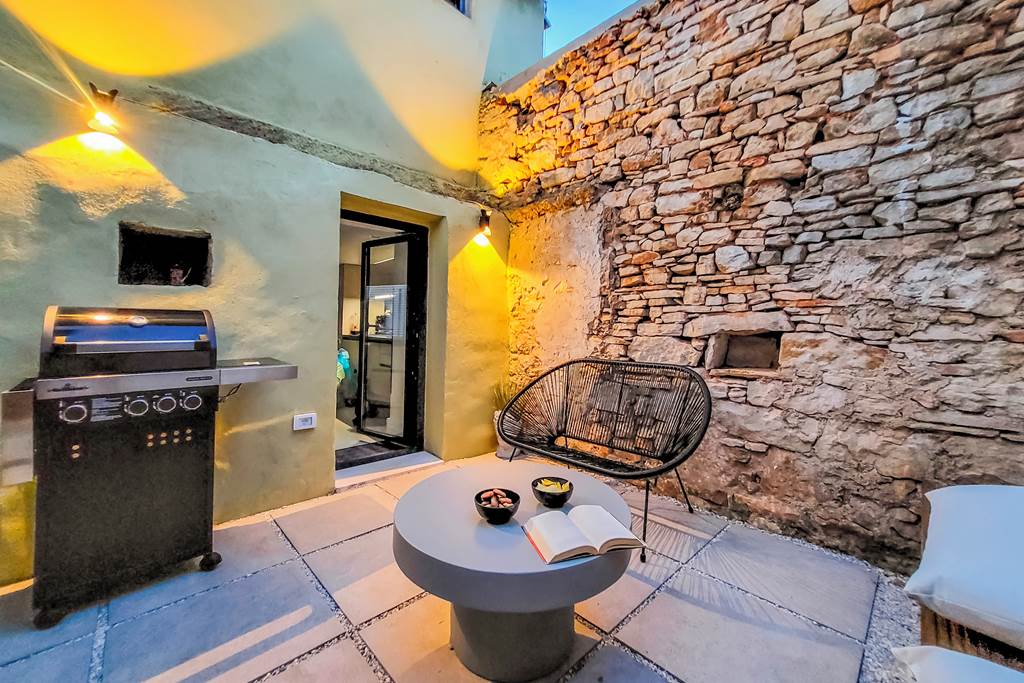 PUY_87619_Villa_Stone_Heights_0524_12.jpg