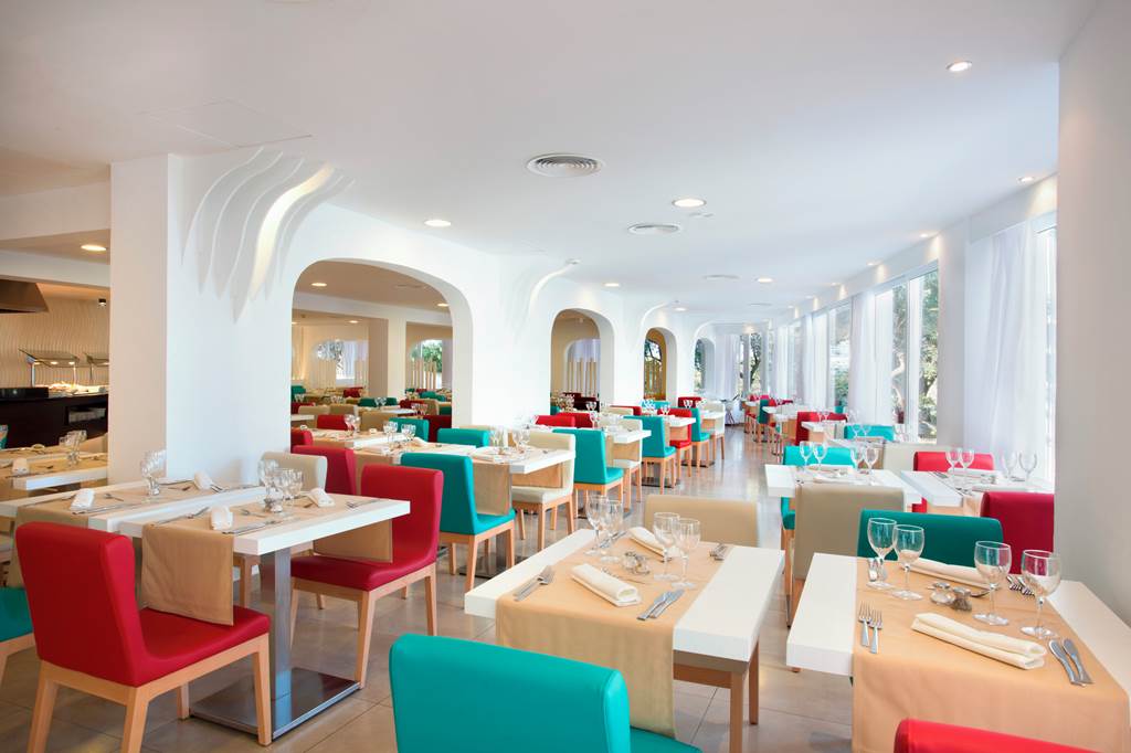 IBZ_86210_Grupotel_Ibiza_Beach_1023_03.jpg