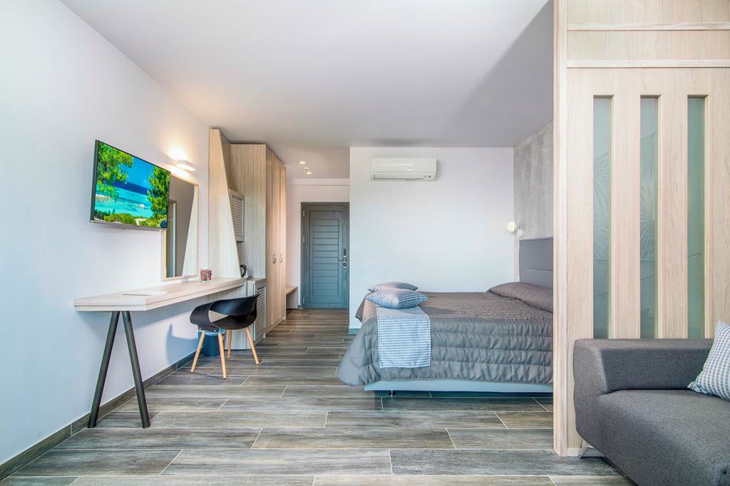 SKG_77437_Lagomandra_Beach_Hotel_0723_08.jpg