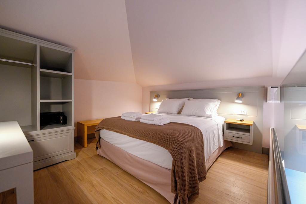 KLX_85488_Kannas_Luxury_Suites_0423_05.jpg