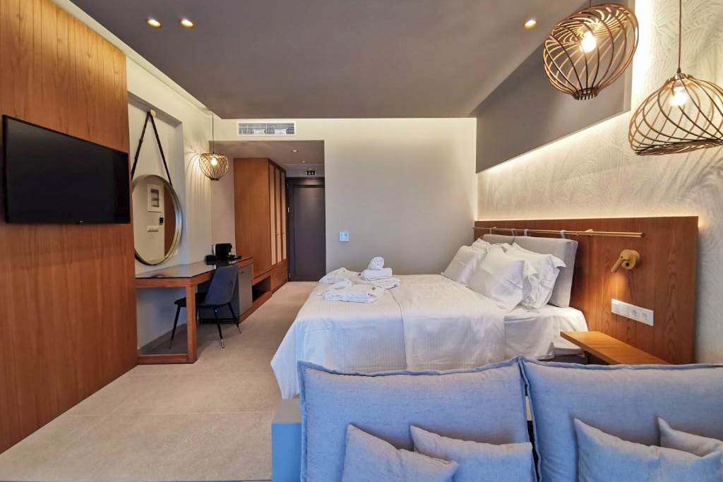 KLX_88149_Colonides_Beach_Hotel_0924_17.jpg