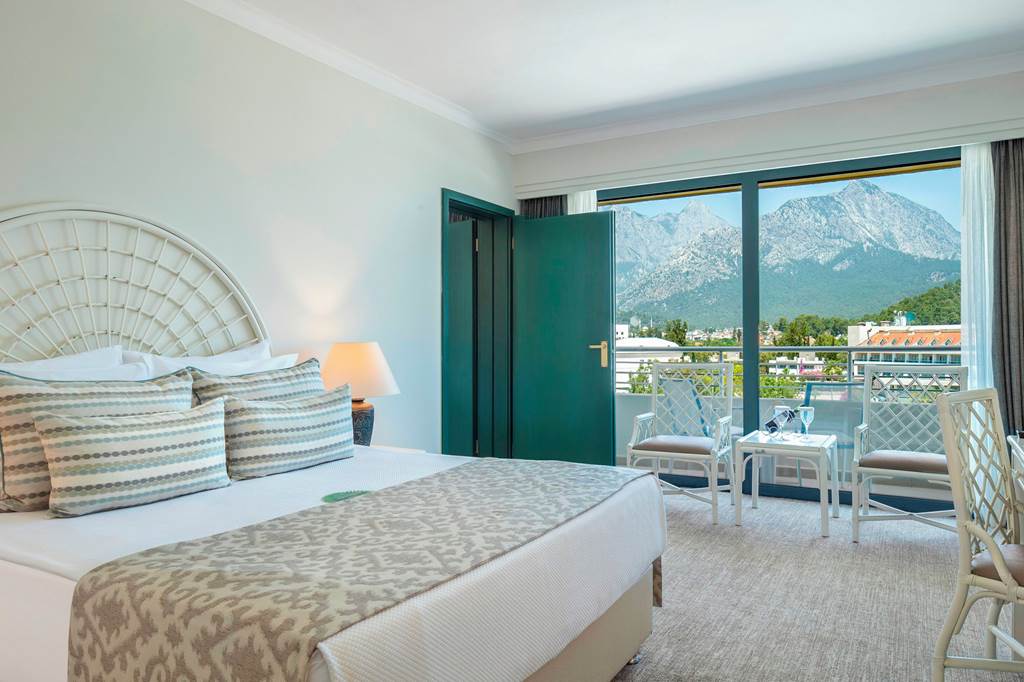 AYT_85685_Mirage_Park_Resort_0723_21.jpg