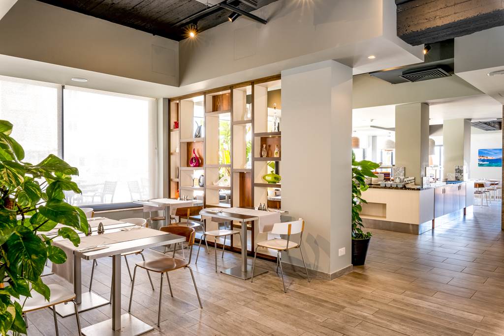 MLA_72189_Luna_Holiday_Complex_0618_15.jpg