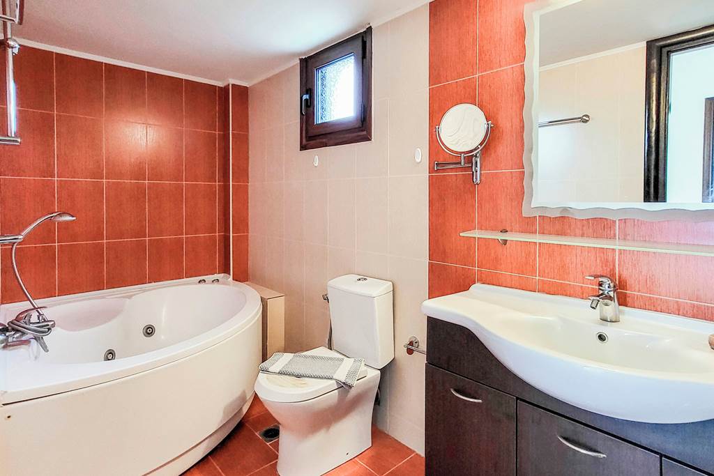 HER_88968_Villa_Agnanti_Two_0125_07.jpg
