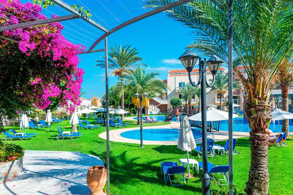 CHQ_80642_Selini_Suites_0519_08.jpg