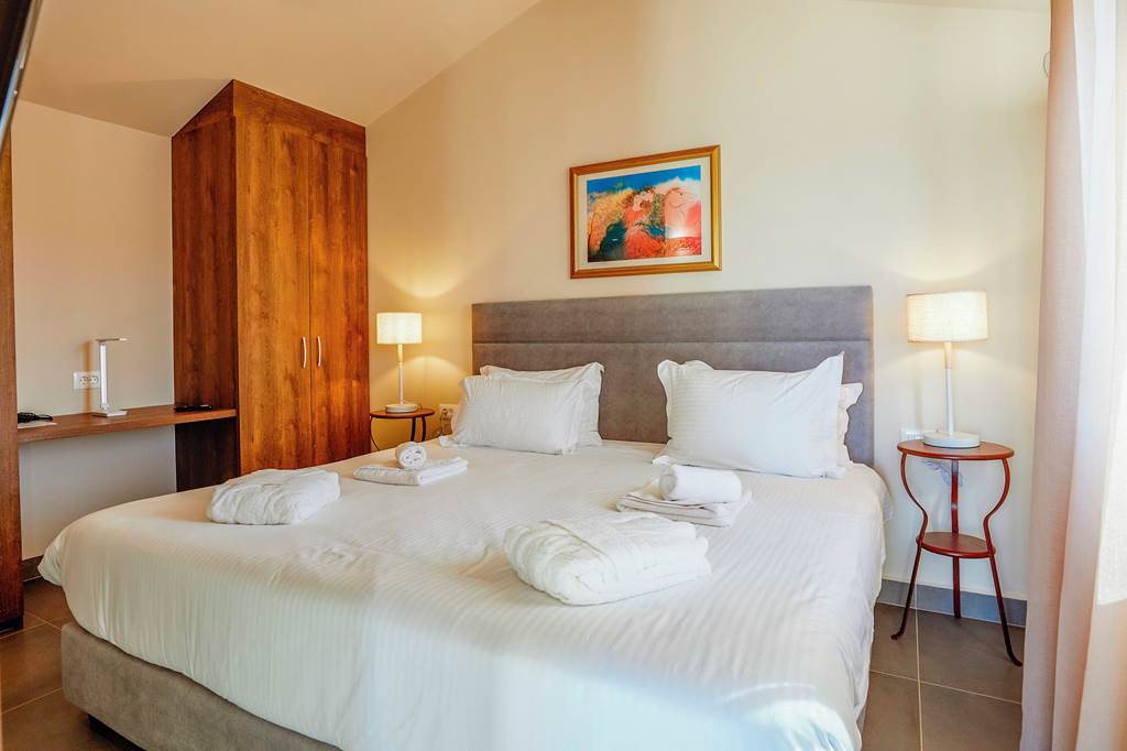 CHQ_88559_Giannoulis_Ele_Mare_Villa_1224_03.jpg