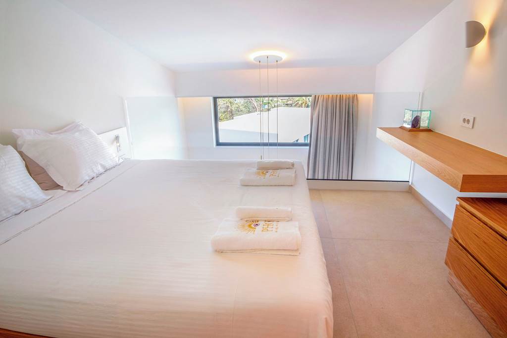 CHQ_88381_Phos_Hotel_1124_10.jpg