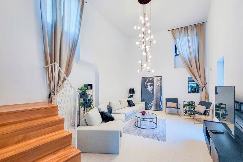PUY_87619_Villa_Stone_Heights_0524_13.jpg