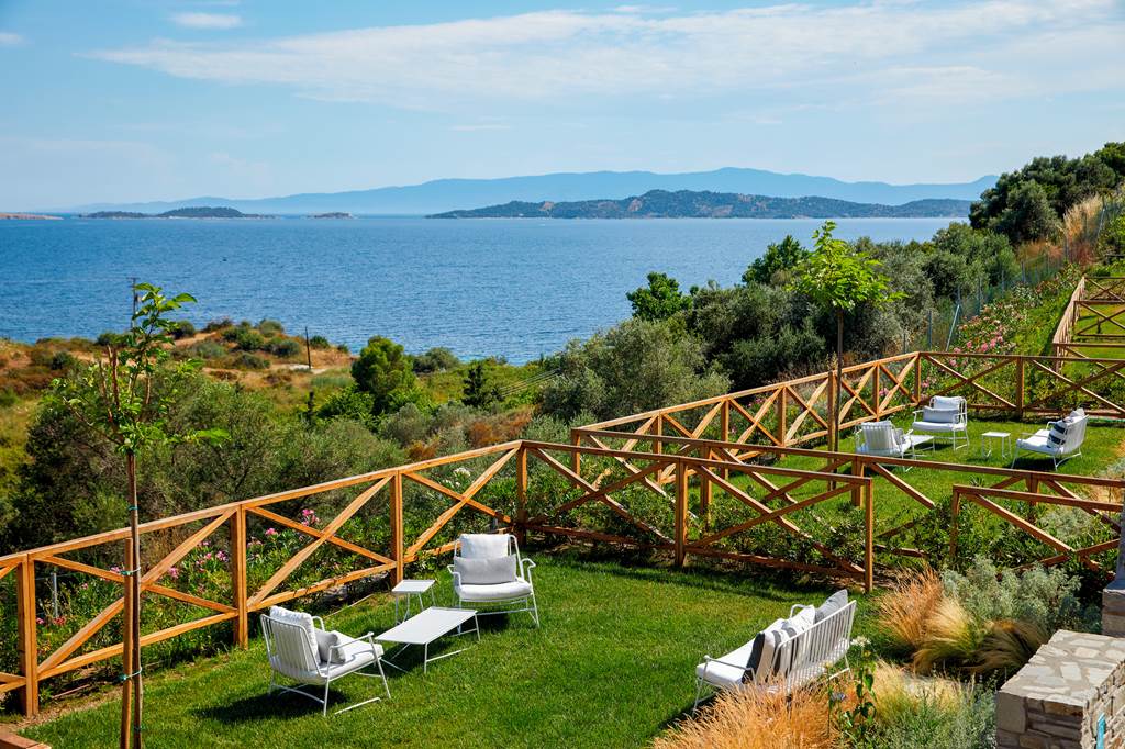 SKG_82137_Eagles_Villas_0123_24.jpg