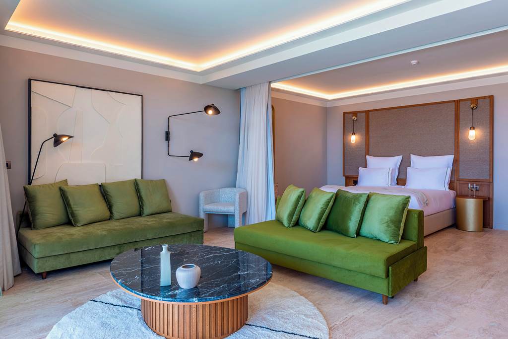 CHQ_86713_Isla_Brown_Chania_Resort_0924_06.jpg