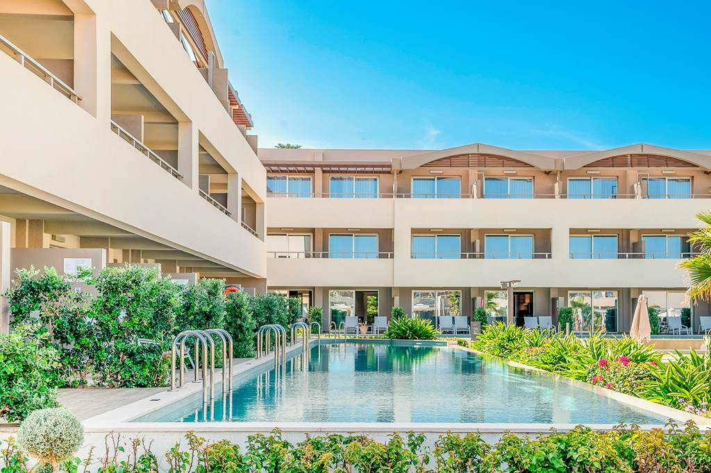 CHQ_84117_Euphoria_Resort_0623_03.jpg