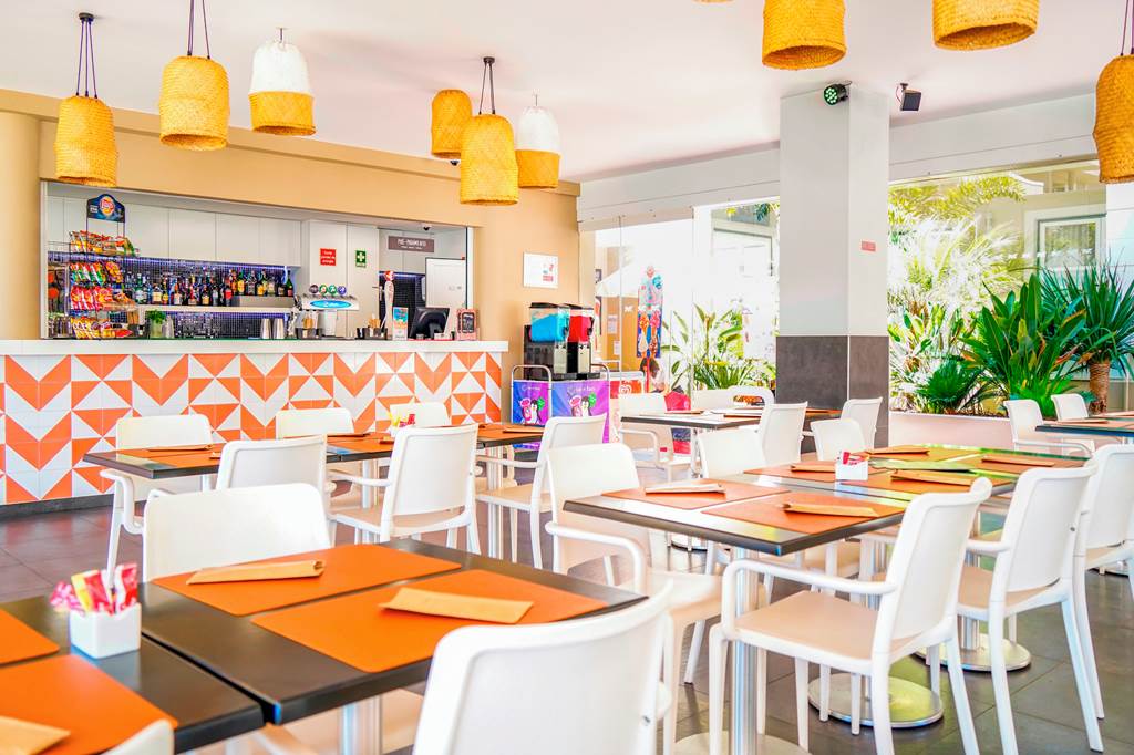 FAO_69567_Vitor's_Plaza_0524_06.jpg