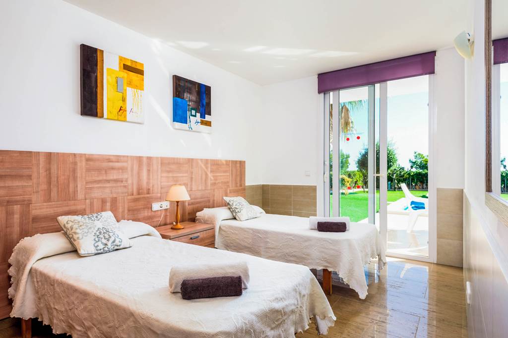 MAH_84876_Villa_Rachel_Menorca_0125_02.jpg