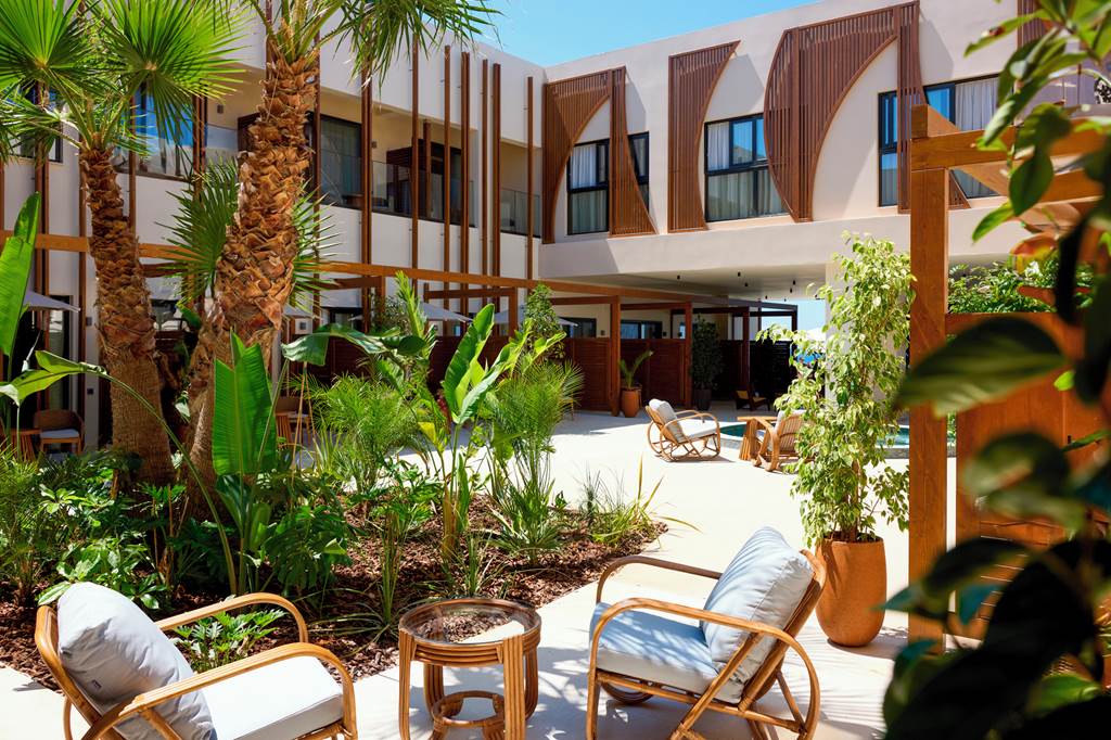 CHQ_86713_Isla_Brown_Chania_Resort_1124_03.jpg