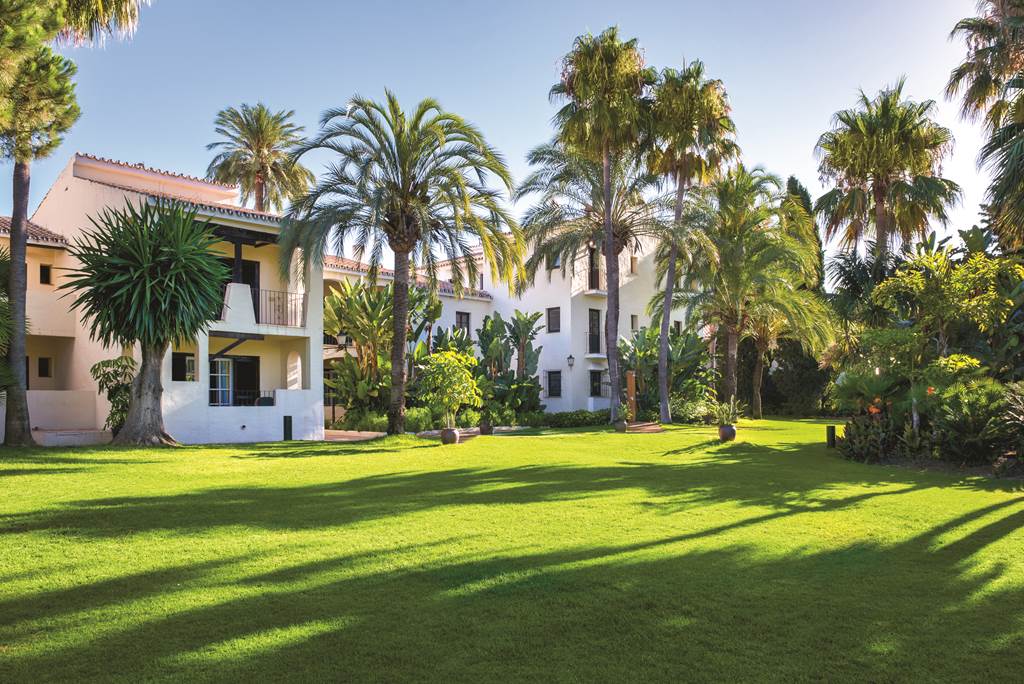 AGP_73432_Blue_Bay_Banus_0815_35.jpg