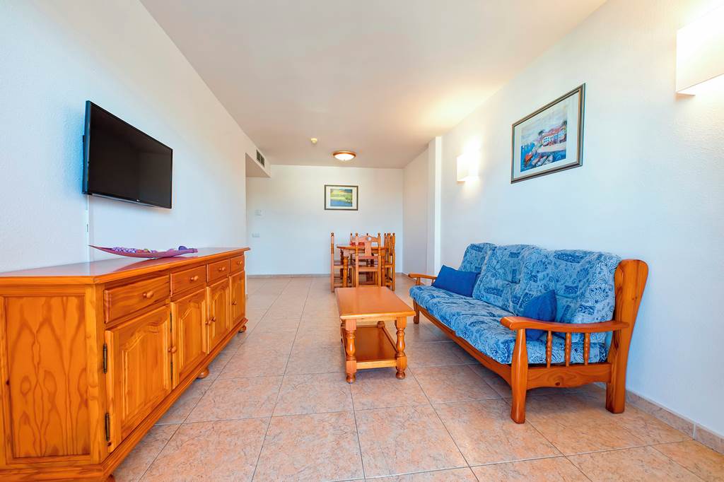 REU_71908_Pineda_Park_Apartments_1220_04.jpg