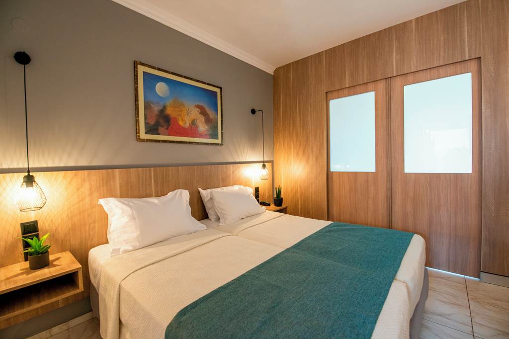 CHQ_80642_Selini_Suites_0224_18.jpg