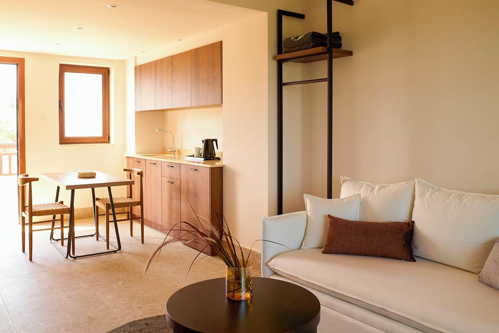 CHQ_83613_Asterion_Suites_&_Spa_0223_18.jpg