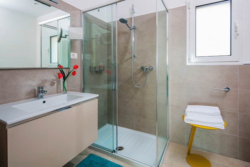 PUY_86403_Villa_White_Pebble_I_1123_10.jpg