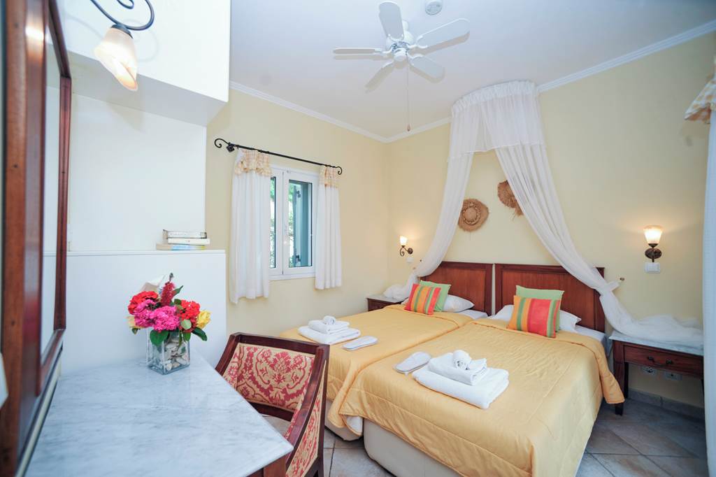 CFU_86778_Villa_Lemonia_Yaliskari_Bay_0124_08.jpg