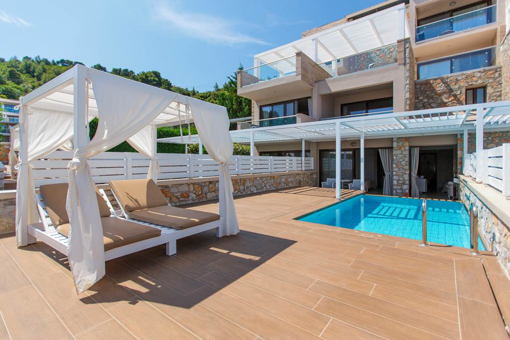 JSI_82474_Kassandra_Bay_Suites_0924_03.jpg