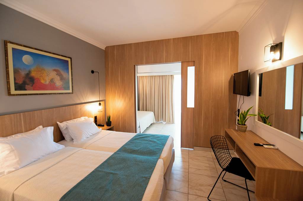 CHQ_80642_Selini_Suites_0224_17.jpg