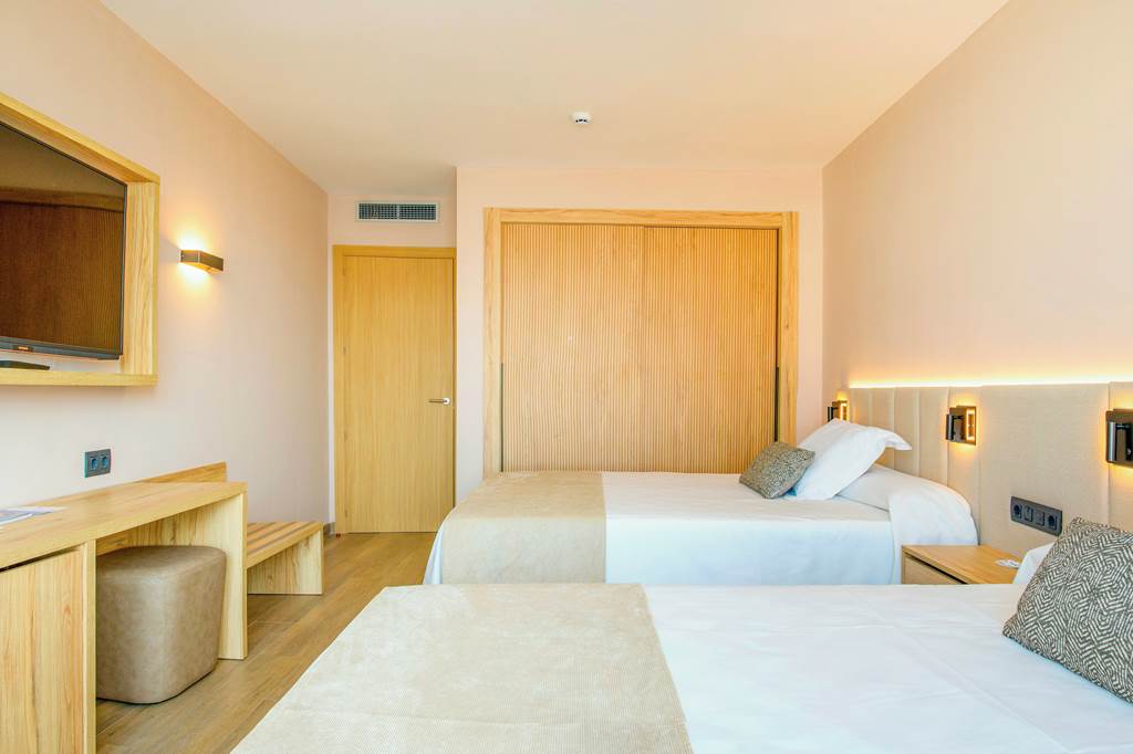 LEI_74304_Best_Oasis_Tropical_Hotel_1224_02.jpg
