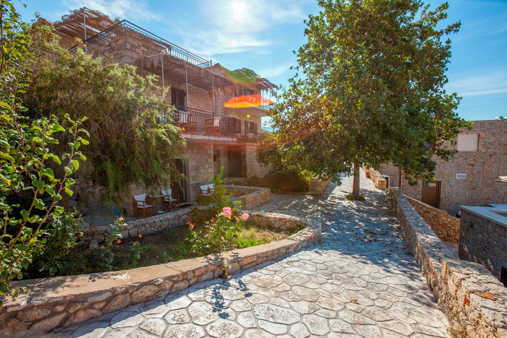 KLX_87810_Kolokotronis_Hotel_Apartments_0724_13.jpg