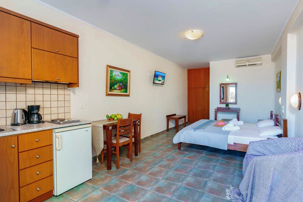 CHQ_85050_Sunrise_Suites_0124_01.jpg