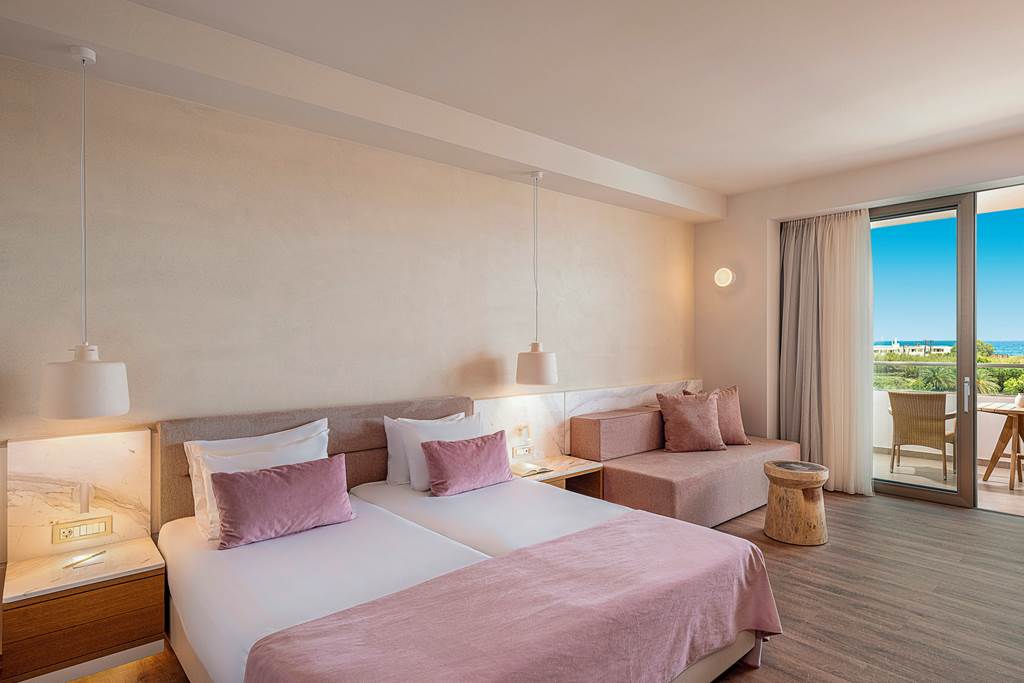CHQ_80020_Avra_Imperial_Hotel_0624_03.jpg