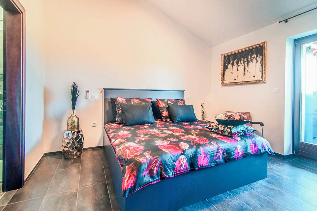 PUY_88726_Villa_Hypnotic_Ambience_0125_05.jpg
