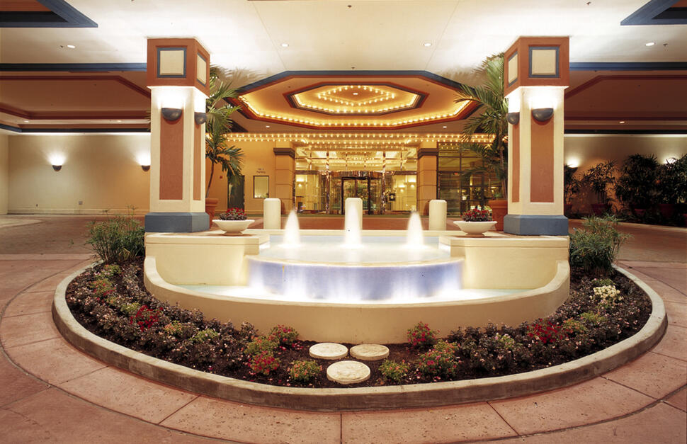Hilton-Daytona-Beach-Oceanfront-Resort-2.jpg