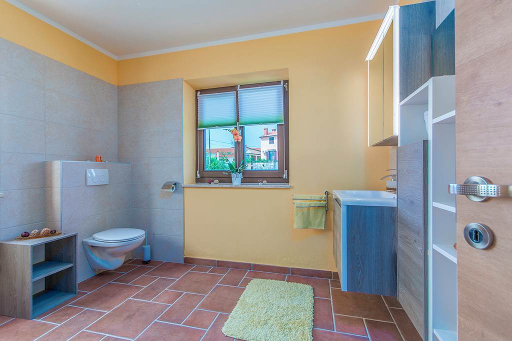 PUY_87633_Villa_Lightwood_0524_05.jpg
