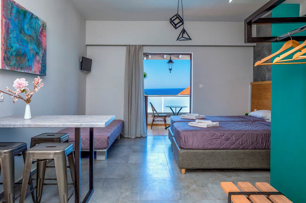 CHQ_80021_Nireas_Hotel_1224_10.jpg