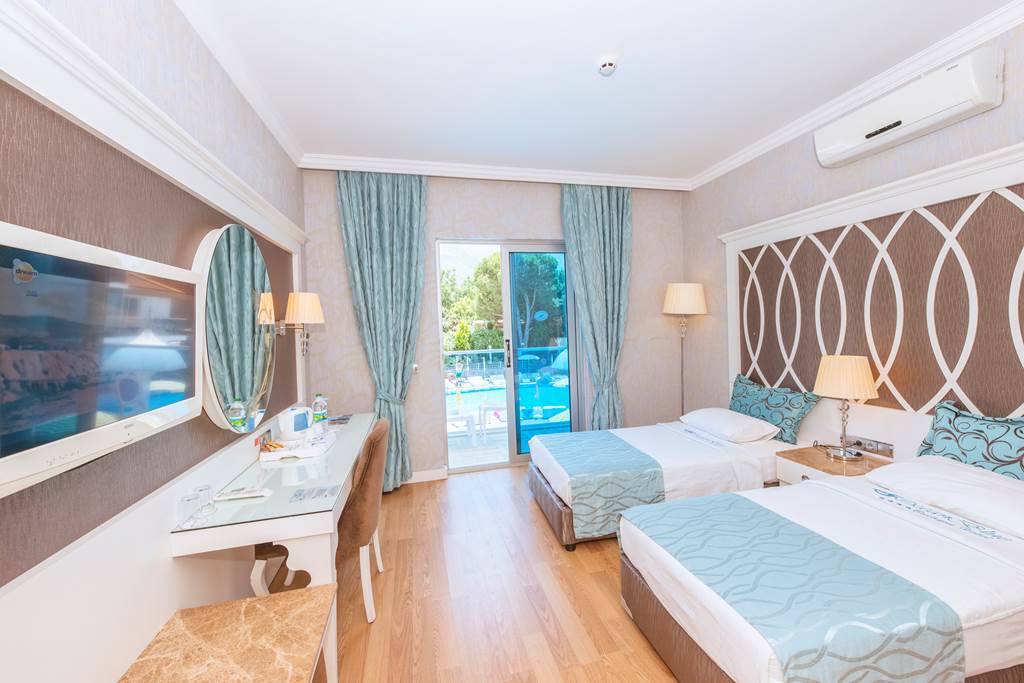 DLM_75707_Ocean_Blue_Hotel_0817_13.jpg