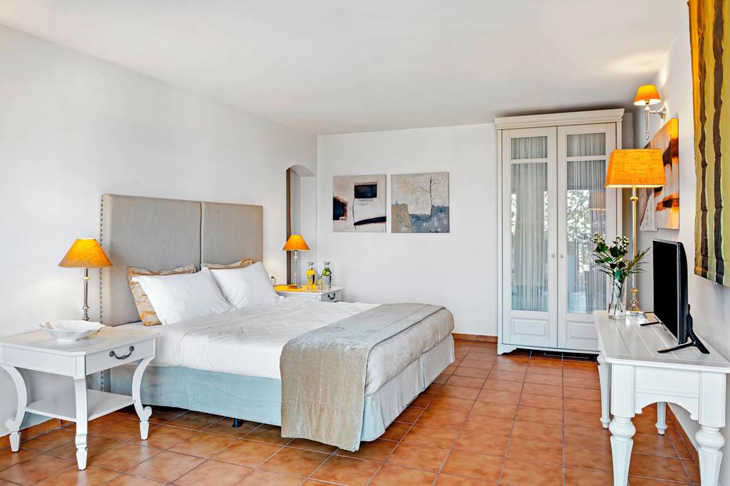 JSI_81833_Aegean_Suites_1019_01.jpg