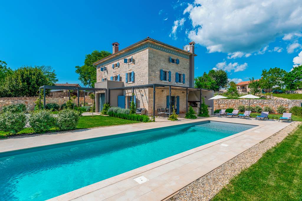 PUY_87844_Villa_White_Heights_0724_12.jpg