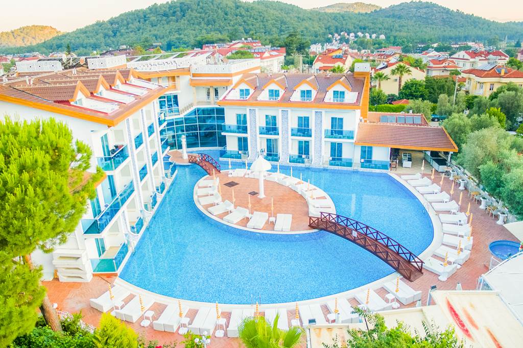 DLM_75707_Ocean_Blue_Hotel_1017_03.jpg