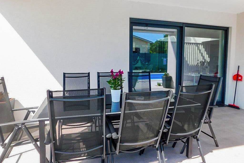 PUY_86485_Villa_Lux_Ivory_1123_07.jpg