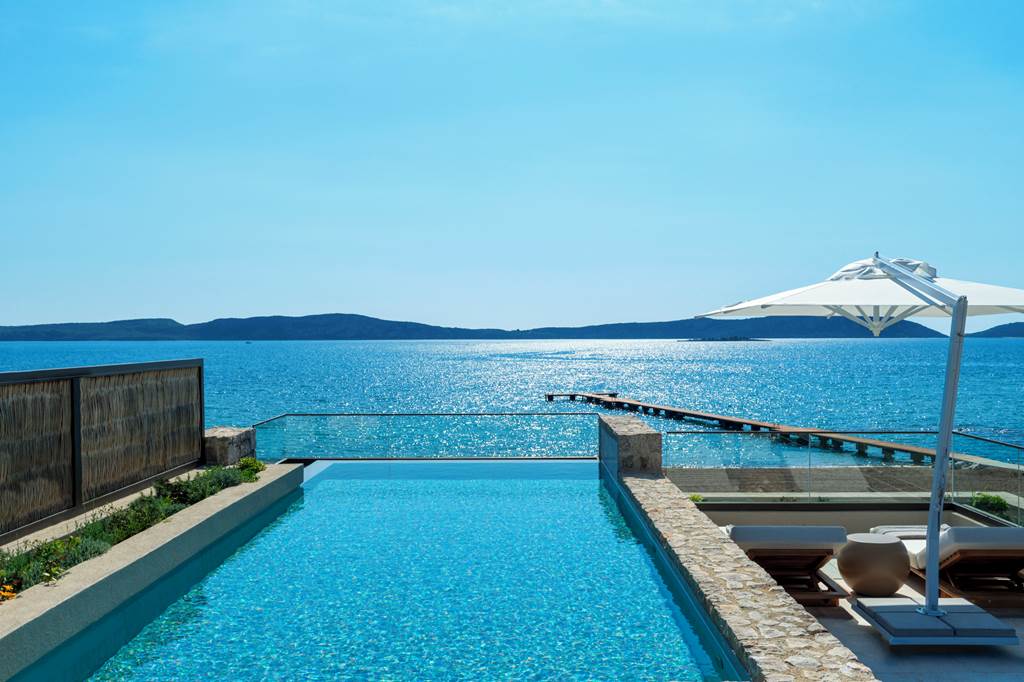 KLX_85207_W_Costa_Navarino_0325_06.jpg