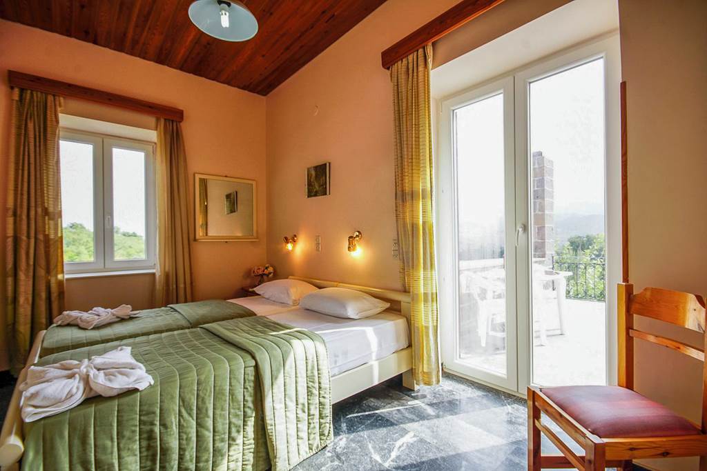 MJT_86619_Iris_Hotel_1123_07.jpg