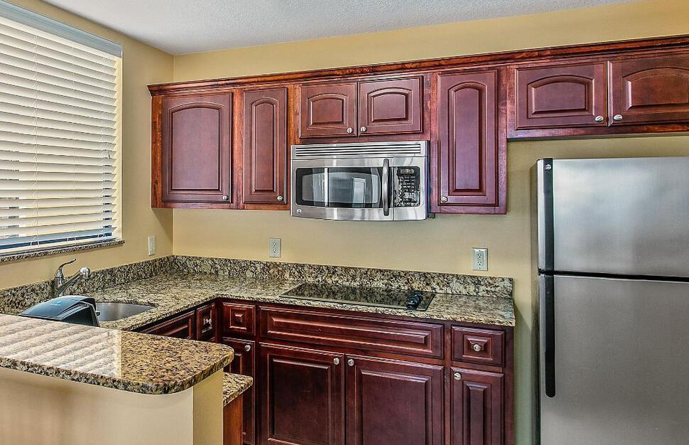 Holiday-Inn-Hotel-and-Suites-Clearwater-Beach-15.jpg