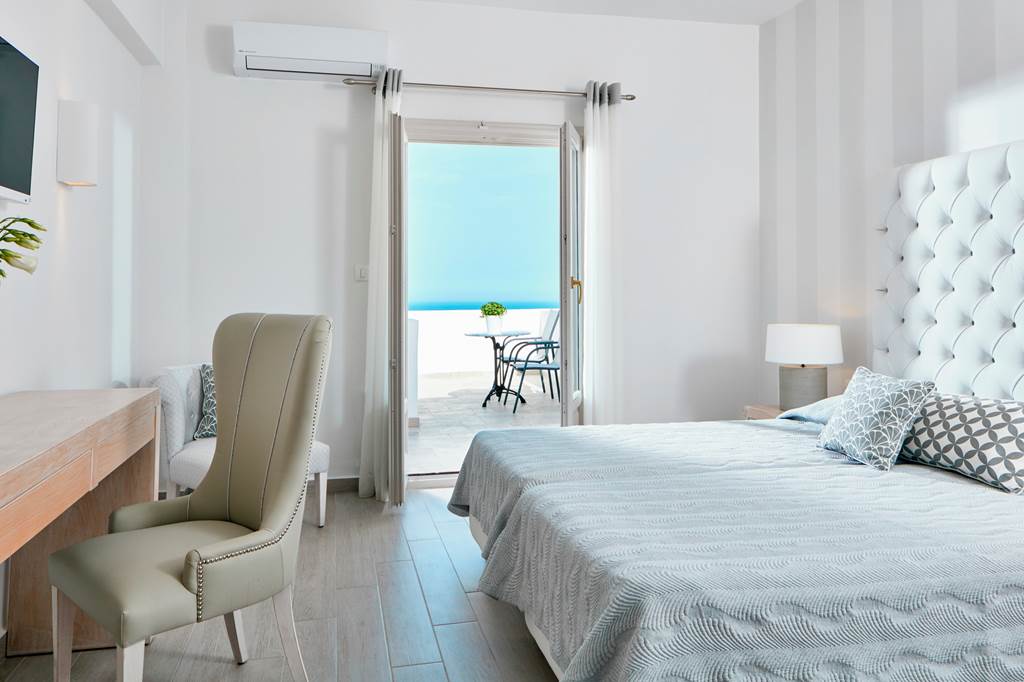 JTR_81459_Santorini_Palace_0421_10.jpg