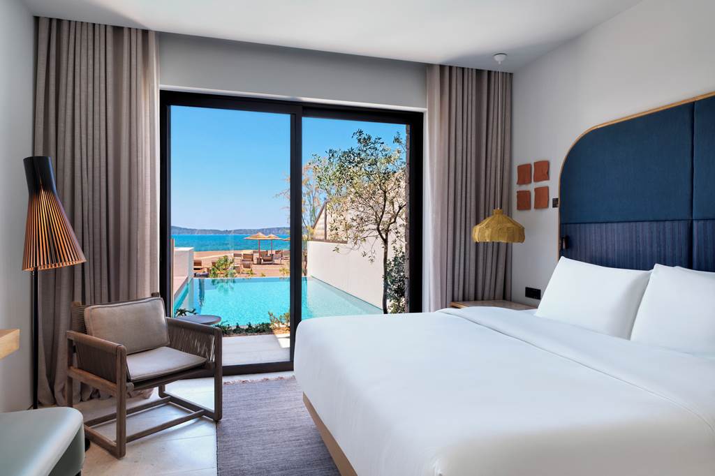 KLX_85207_W_Costa_Navarino_0325_02.jpg