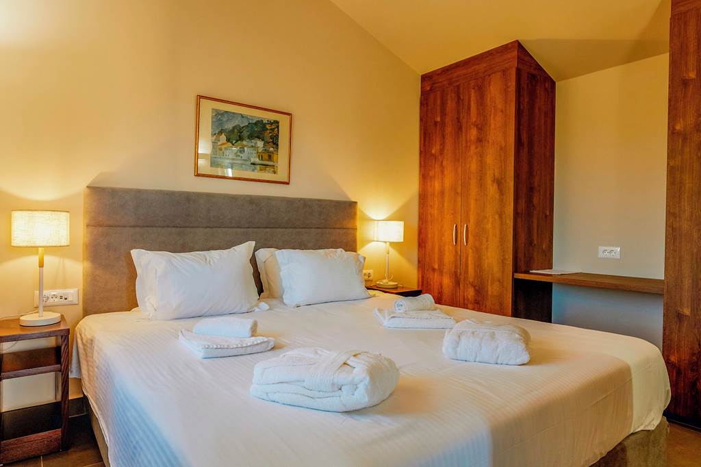 CHQ_88560_Giannoulis_Ele_Sole_Villa_1224_02.jpg