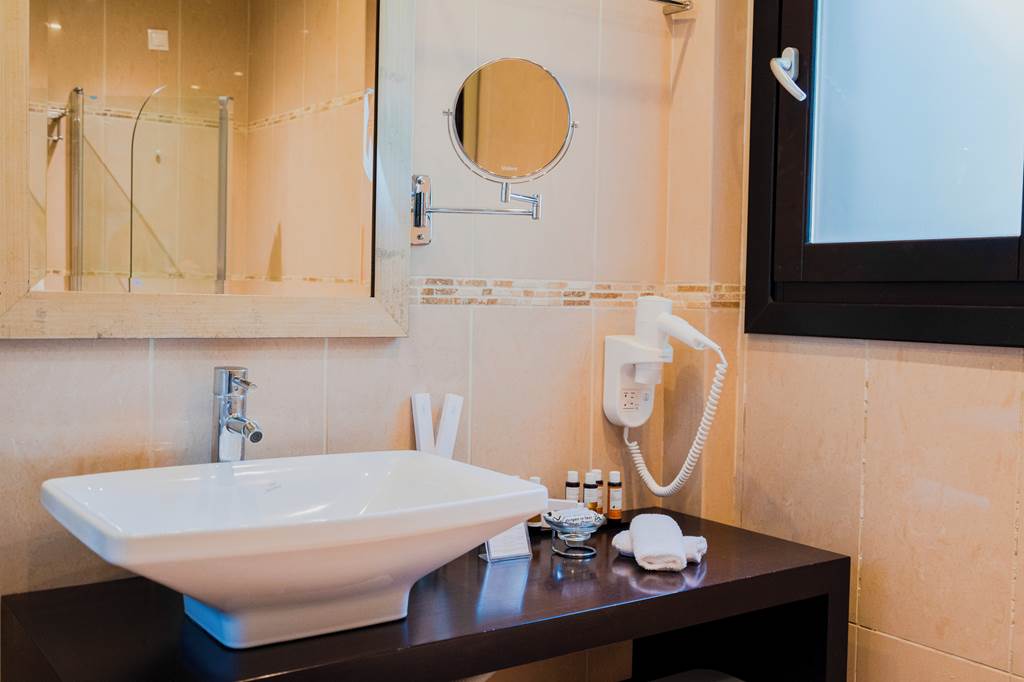 JSI_81833_Aegean_Suites_0323_01.jpg